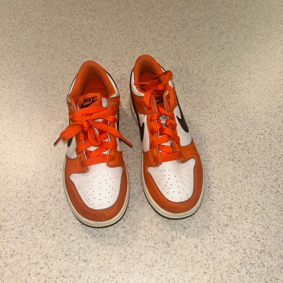 1 1/2Y dunks - Picture 3 of 3